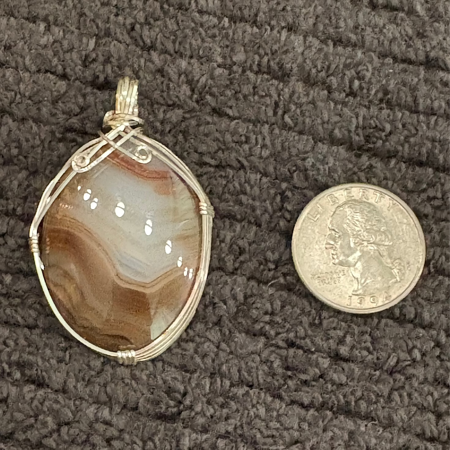 Ethereal Aura: The Mystical Agate Pendant